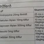 Hér má svo sjá lyfjakokteilinn sem hún þurfti að taka inn.